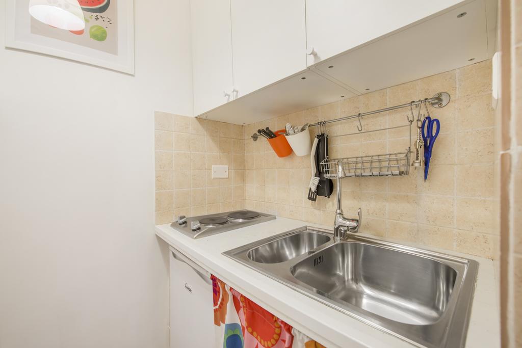 Cheap And Chic At Coliseum Apartment Rom